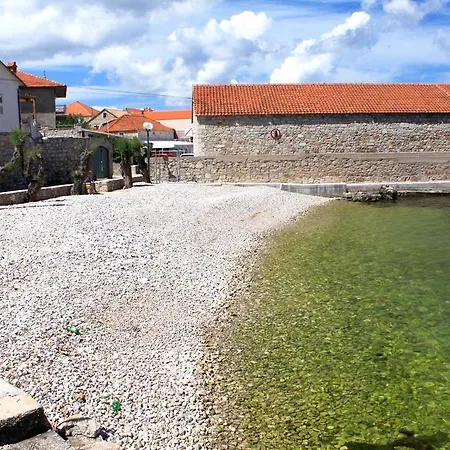 Jelsa 8798a Jelsa (Hvar)